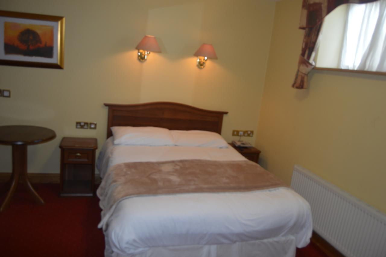 The Anglers Rest Hotel Headford Esterno foto